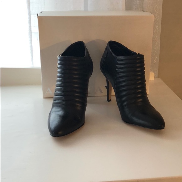 Booty heels *Ann Taylor* - Picture 2 of 8